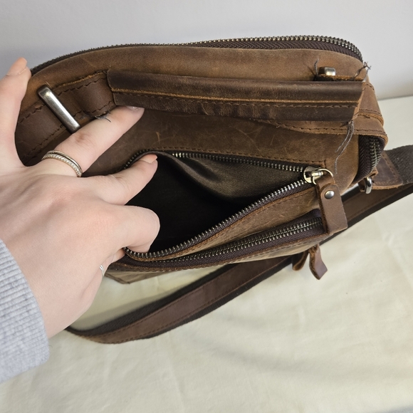 The Real Leather Company Men's Crossbody Bag - Picture 3 of 14
